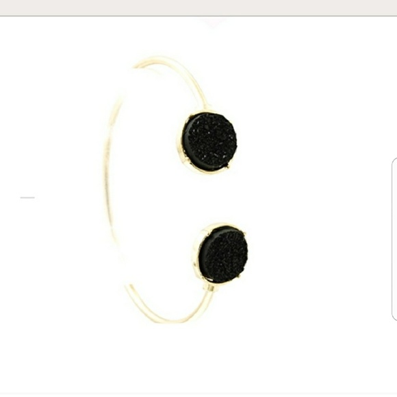 Farah Jewelry Jewelry - 💦Shimmer Druzy Wire Cuff Bracelet!